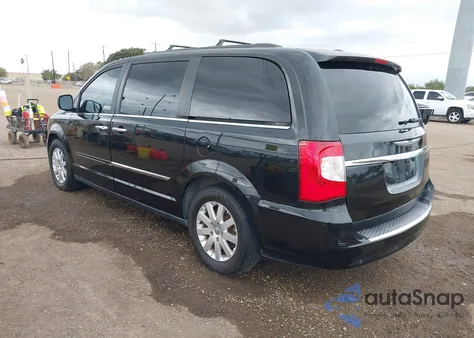 2015 Chrysler Town & Country Touring z USA, uszkodzony, nr VIN 2C4RC1BG5FR609839